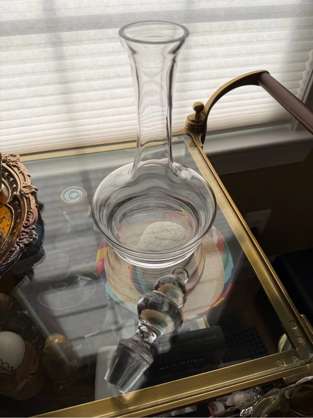 2013 Elegant Crate & Barrel clear glass wine decanter with glass stopper